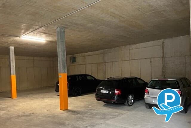 Parken- Fliegen Zürich - Höri, Altmansteinstrasse 26 a 7