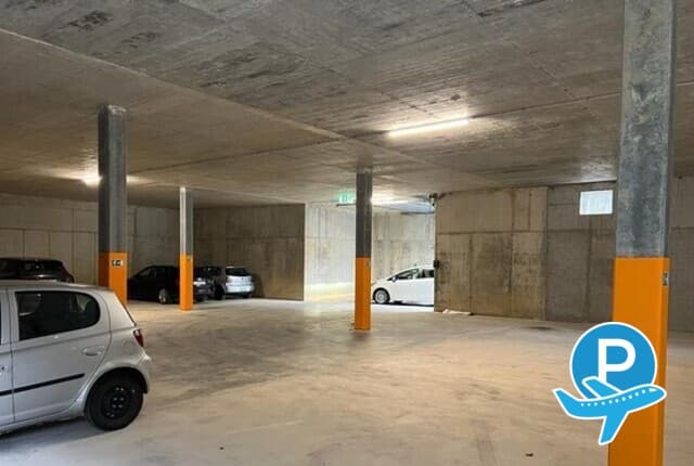 Parken- Fliegen Zürich - Höri, Altmansteinstrasse 26 a 6