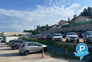 Parking Martinez Grenay - GRENAY, CHEMIN DE MONTMURIER 3