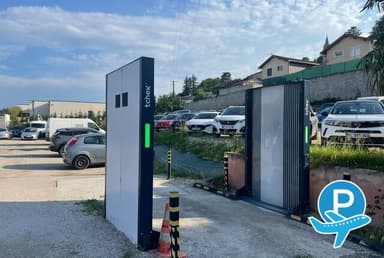 Parking Martinez Grenay - GRENAY, CHEMIN DE MONTMURIER 2